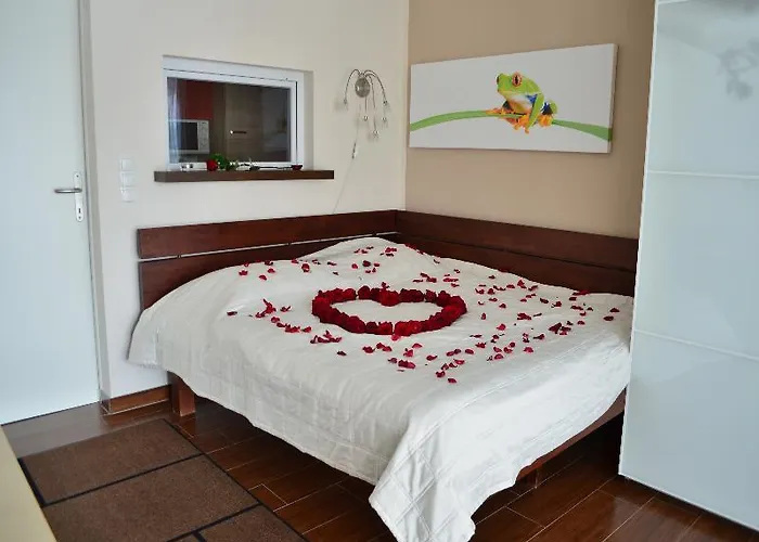 Ajo - Alte Donau Garden Flat - Self-check-in Апартаменти *