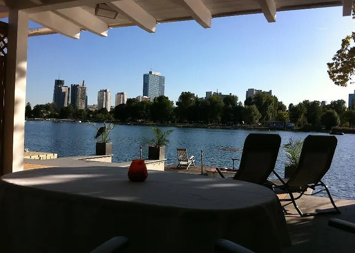 Ajo - Alte Donau Garden Flat - Self-check-in Апартаменти *