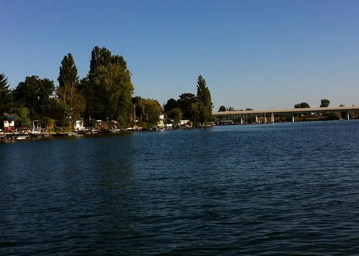 Апартаменти Ajo - Alte Donau Garden Flat - Self-check-in *