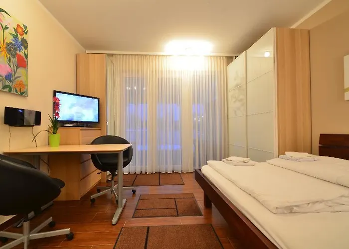 Апартаменти Ajo - Alte Donau Garden Flat - Self-check-in Відень