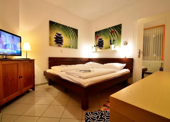 Апартаменти Ajo - Alte Donau Garden Flat - Self-check-in Відень