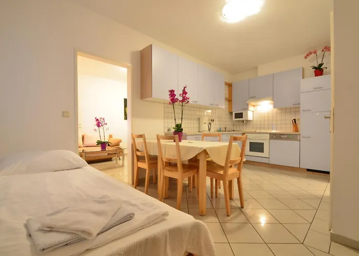 Ajo - Alte Donau Garden Flat - Self-check-in Апартаменти