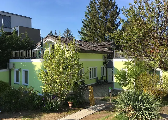 Апартаменти Ajo - Alte Donau Garden Flat - Self-check-in Відень