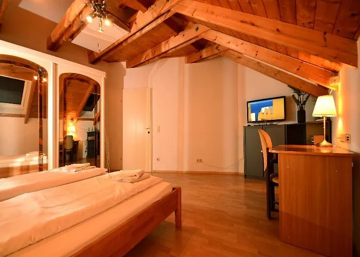 Апартаменти Ajo - Alte Donau Garden Flat - Self-check-in Відень