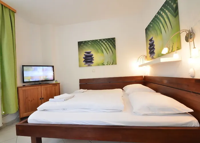 Ajo - Alte Donau Garden Flat - Self-check-in Апартаменти