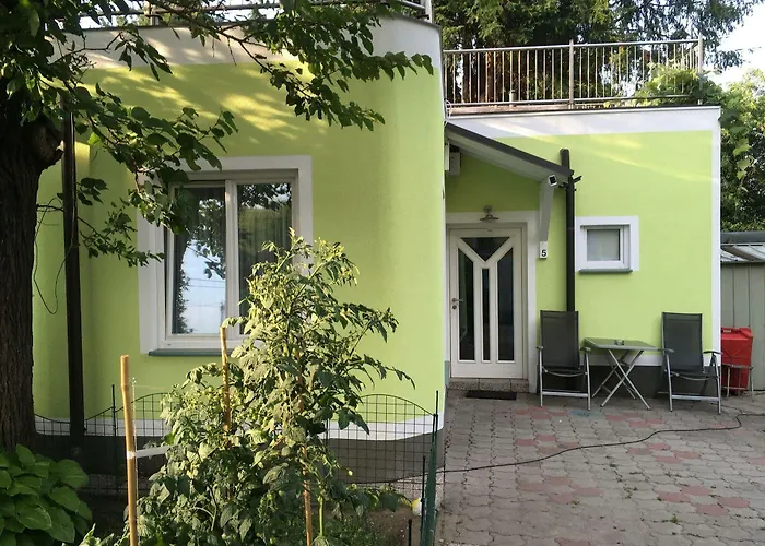 Апартаменти Ajo - Alte Donau Garden Flat - Self-check-in Відень